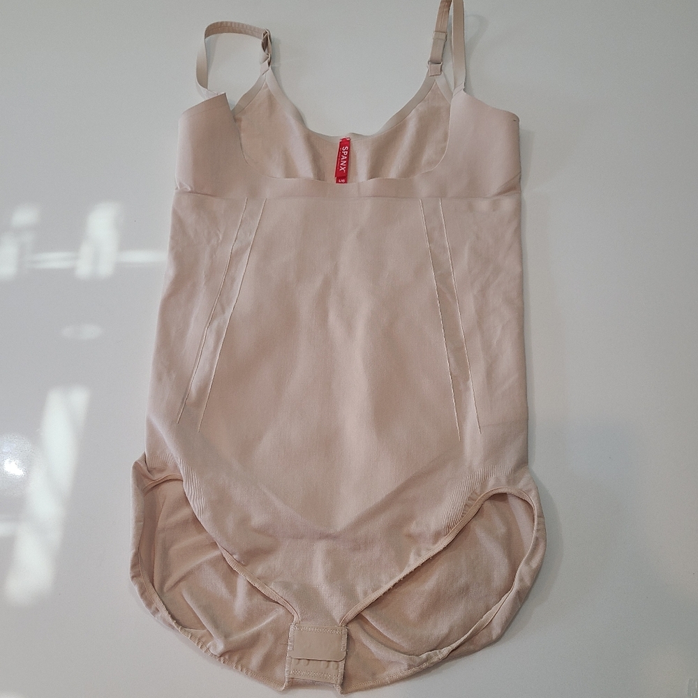 SPANX Oncore Shapewear Bodysuit in Size Large